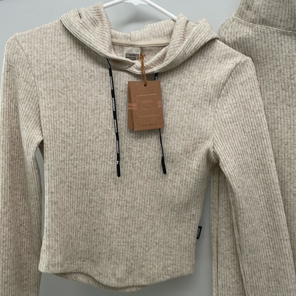 Stronger crop top and straight pants set - Picture 4 of 5